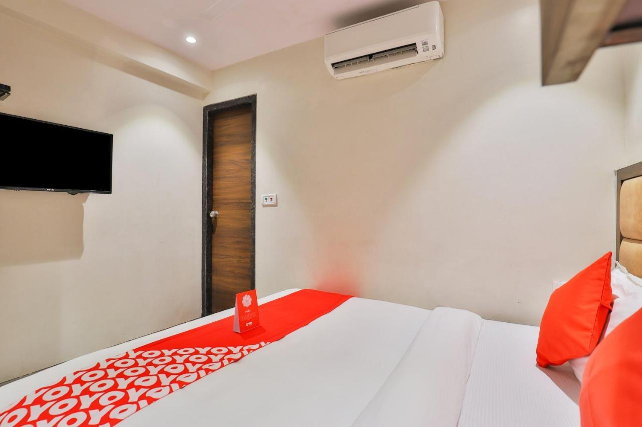 Oyo 1389 Hotel Relax Inn Surat Eksteriør bilde