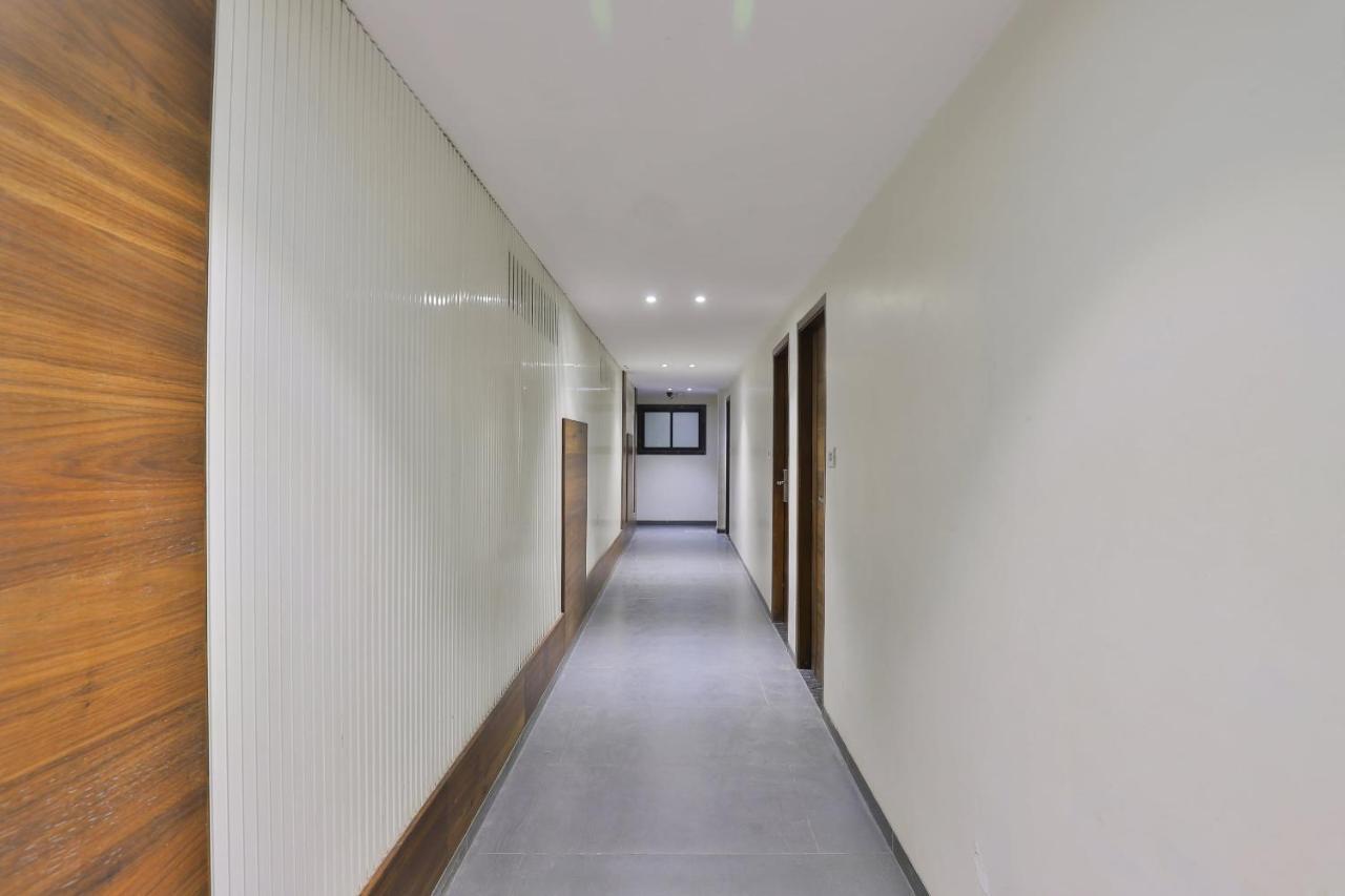 Oyo 1389 Hotel Relax Inn Surat Eksteriør bilde
